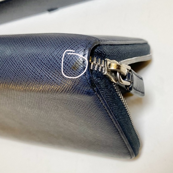 EUC! 😍 Prada Blue Saffiano Leather Zip Around Wallet - Picture 7 of 14
